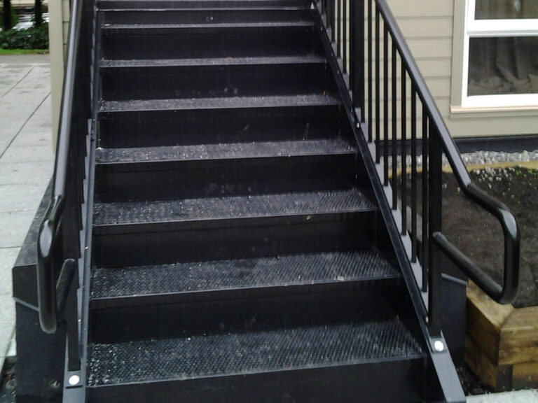 Aluminum-Tread-Stairs-01