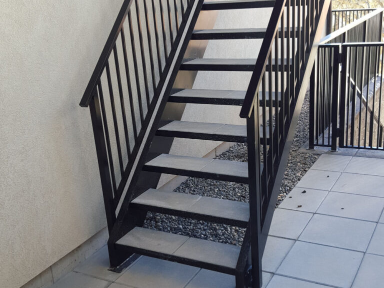 Custom-Tread-Stairs-03